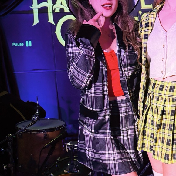 Dionne from Clueless Outfit - Picture 4 of 4